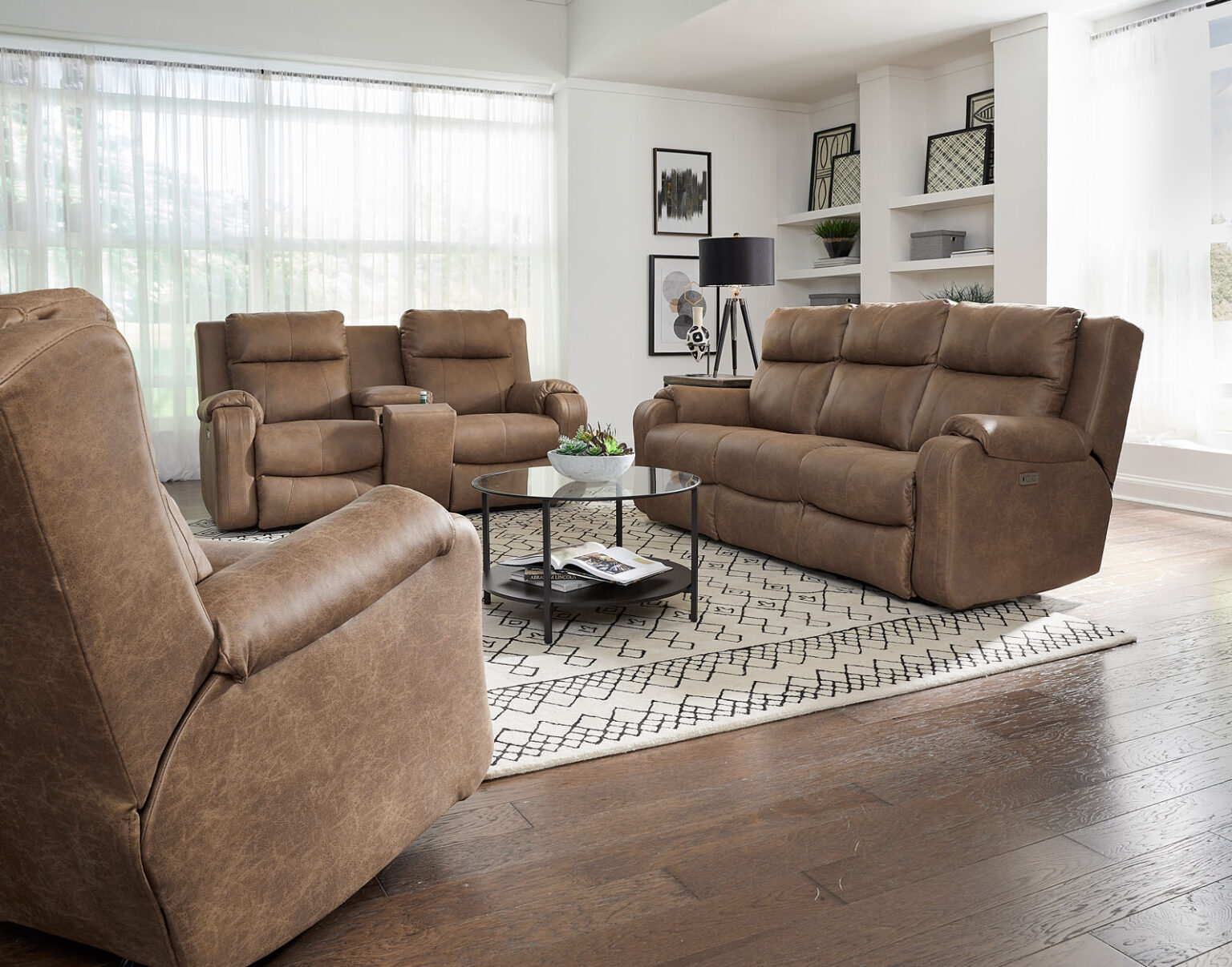 366 The Boss Sofa | Southern Motion